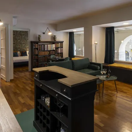 Bed & Books By Wonderful Italy Apartment *