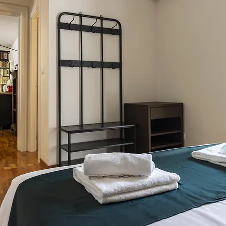 Apartment Bed & Books By Wonderful Italy Turin