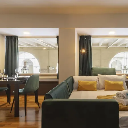 Bed & Books By Wonderful Italy *