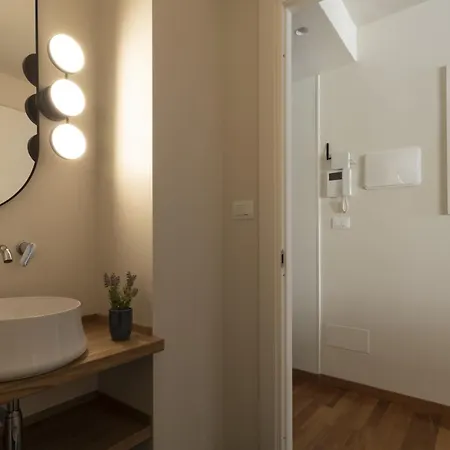 Bed & Books By Wonderful Italy